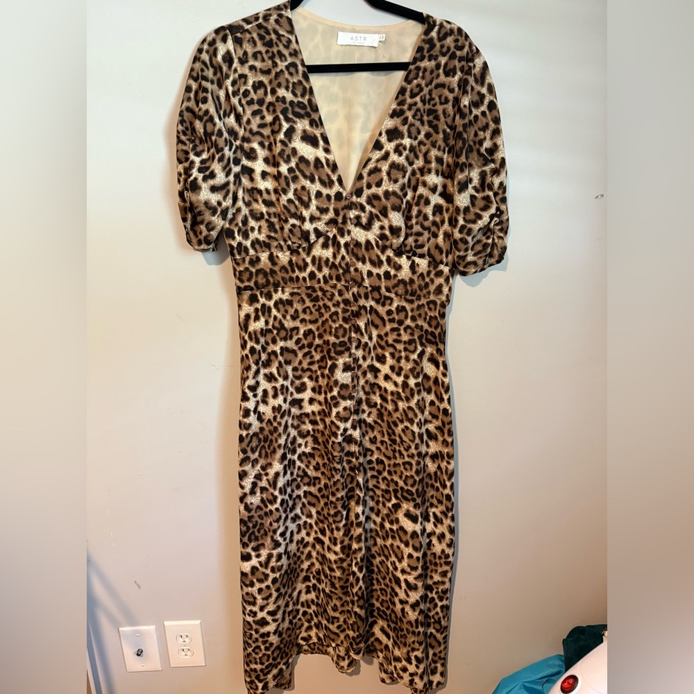 Astr Leopard Print Midi Dress